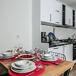 فندق Etiz & Residences 3*