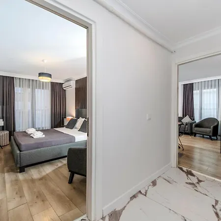 Hotel Etiz & Residences