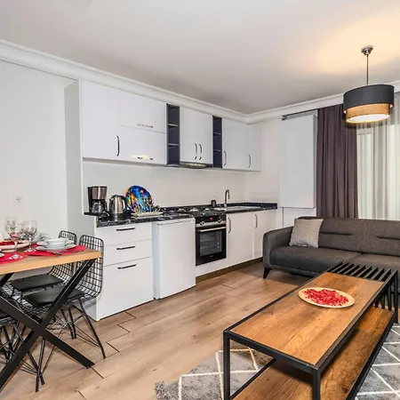 Hotel Etiz & Residences 3*