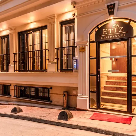 Hotel Etiz & Residences 3*